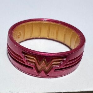 🦸‍♀️✨ Cool Enso x Wonder Woman Stretch Ring – Power Meets Style! ✨🦸‍♀️